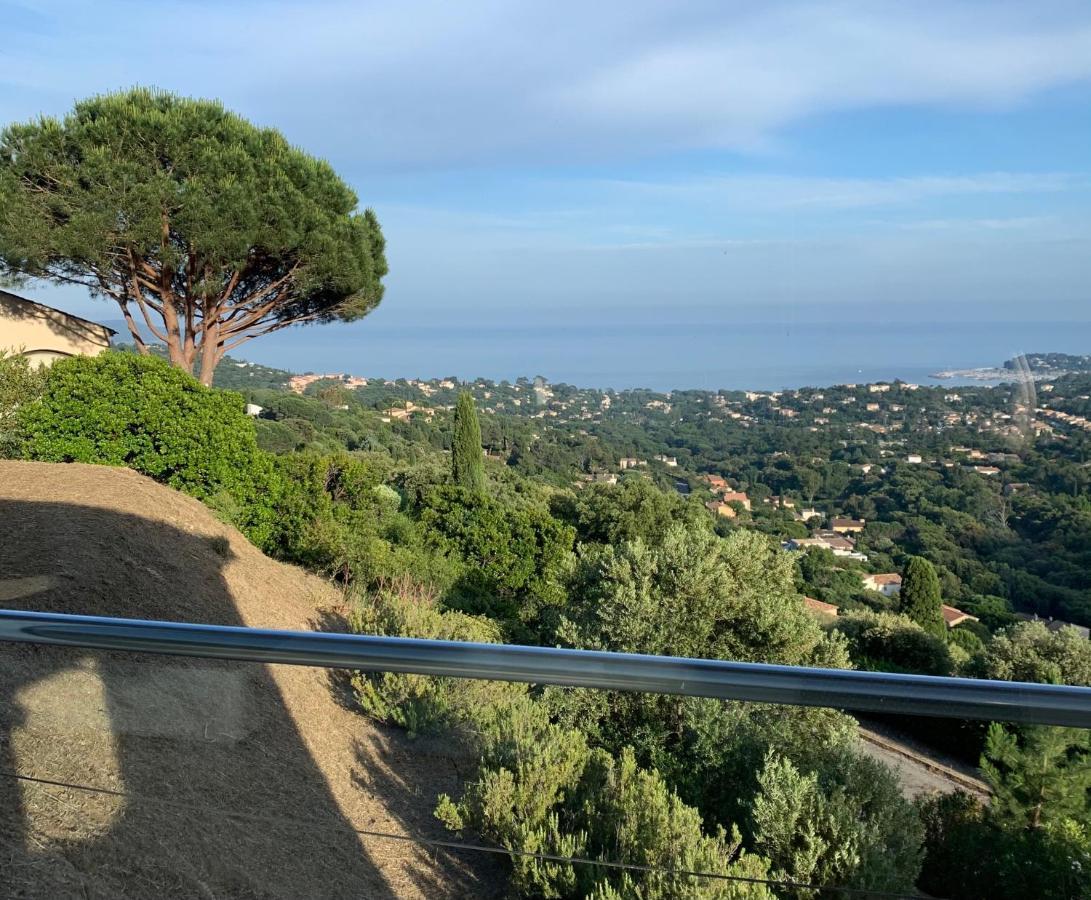 Maison Avec Vue Panoramique Cavalaire-sur-Mer Eksteriør bilde